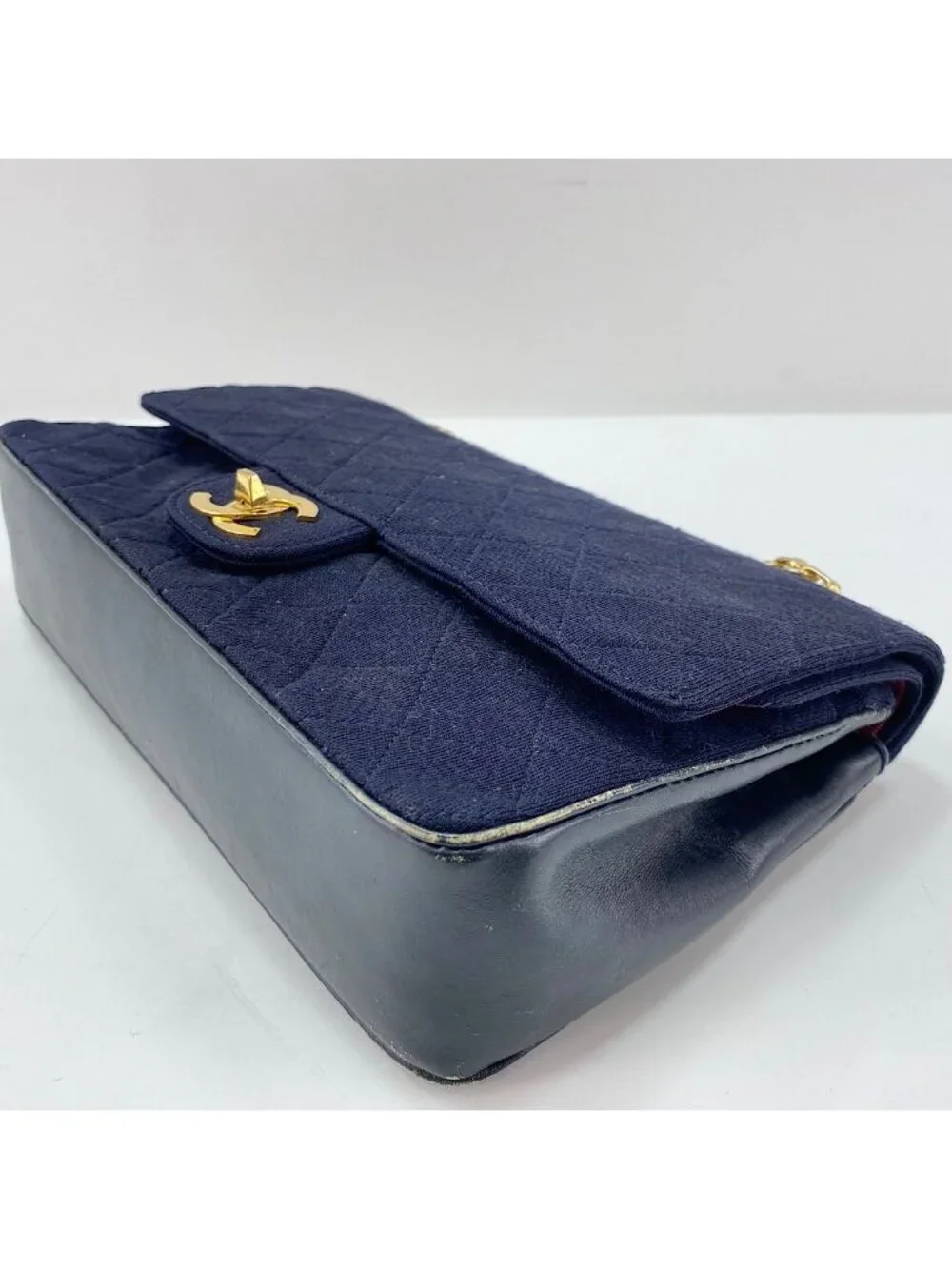 Chanel Shoulder Bag Quilted 25